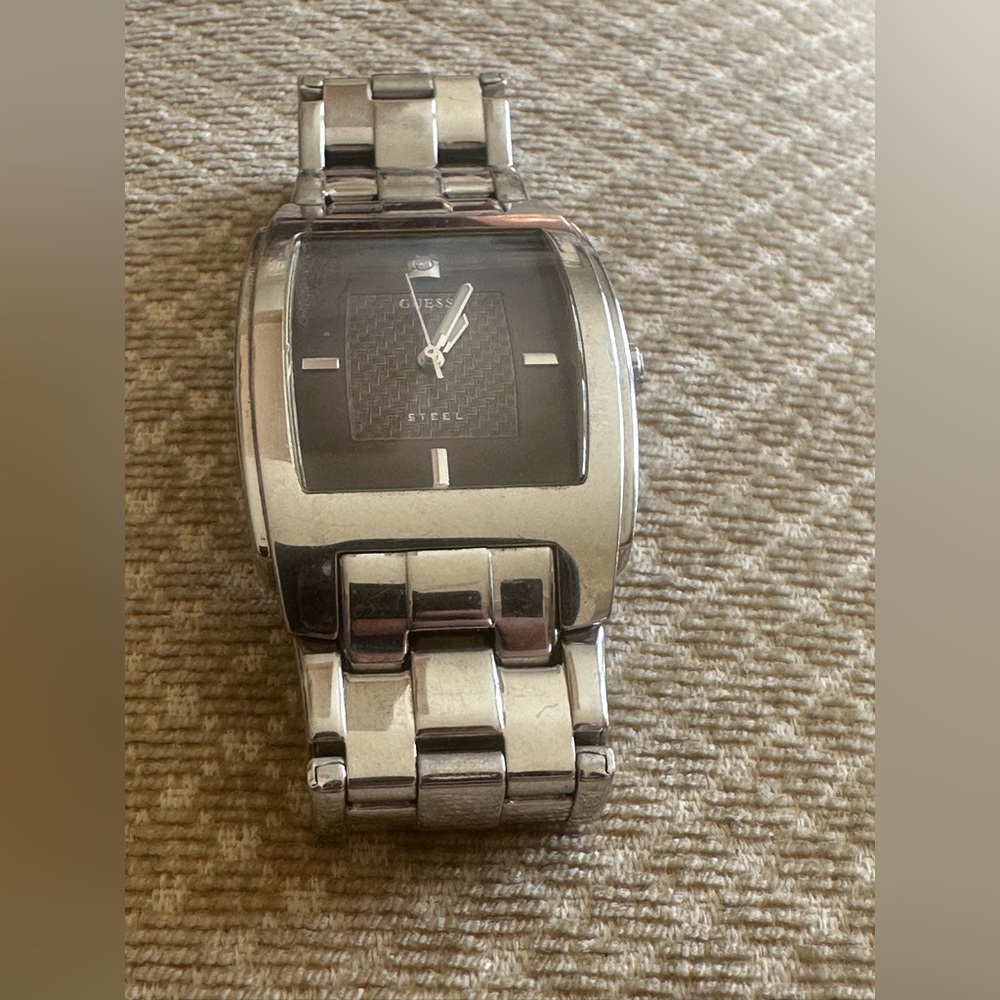 Guess watch for men. Working and running. Nice elegant watch.